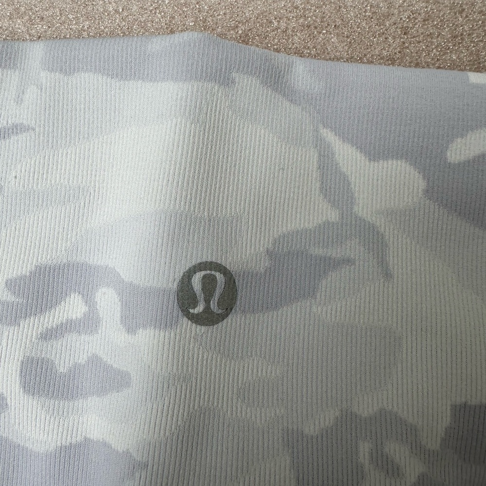 Lululemon 10'' Wunder Under Short Incognito Camo Jacquard Alpine White Star Sz 4 - Picture 7 of 8